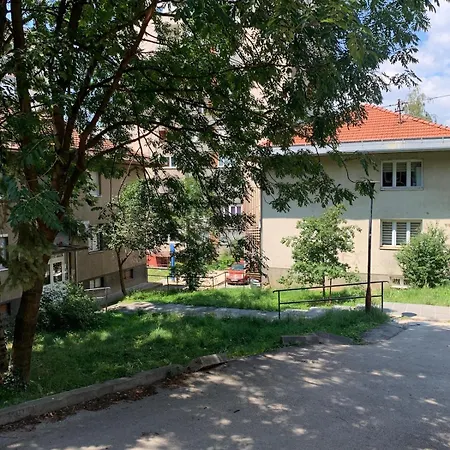 Cozy Centar Parking & Coffee